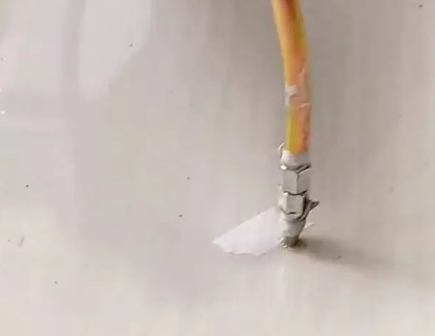 楚雄瓷砖空鼓维修公司专业解答在瓷砖铺贴过程中，如果使用的砂料过粗（如全部使用了粗砂），可能会导致以下问题